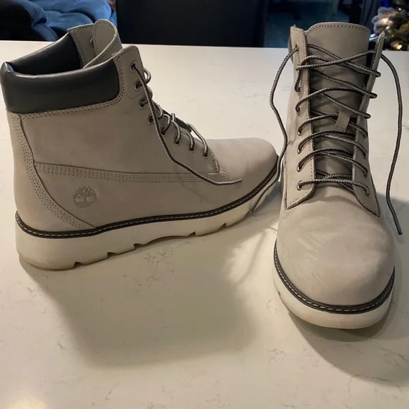 Timberlands Sz 9.5 . Worn once Timberland 6 in Size 9.5 US Premium Boots for Men - Wheat  main image 4